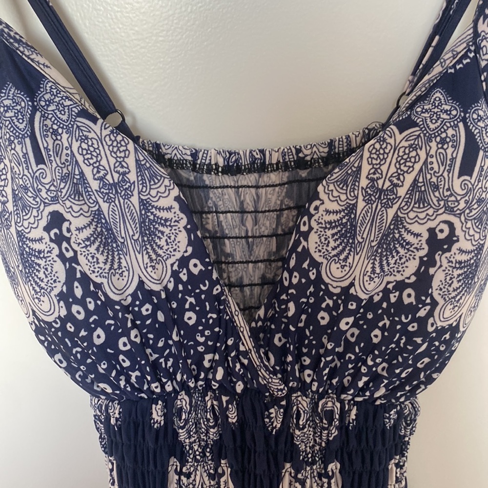 Maxi dress, no brand name, bought in Thailand, fits all - Picture 3 of 5